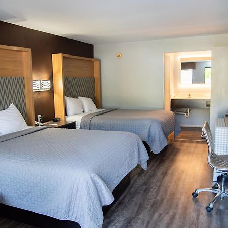 Columbus Inn And Suites Eksteriør billede