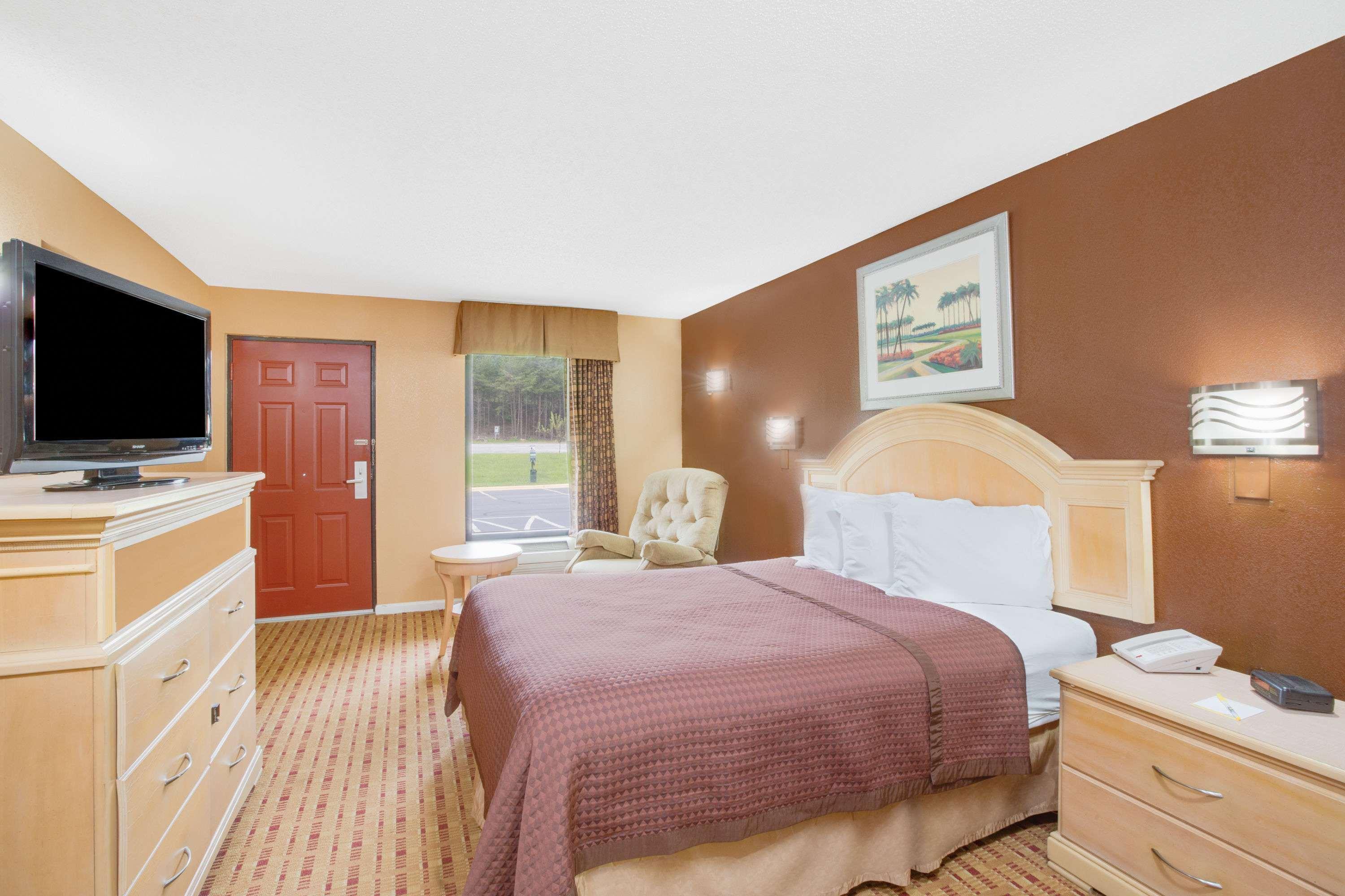 Columbus Inn And Suites Eksteriør billede