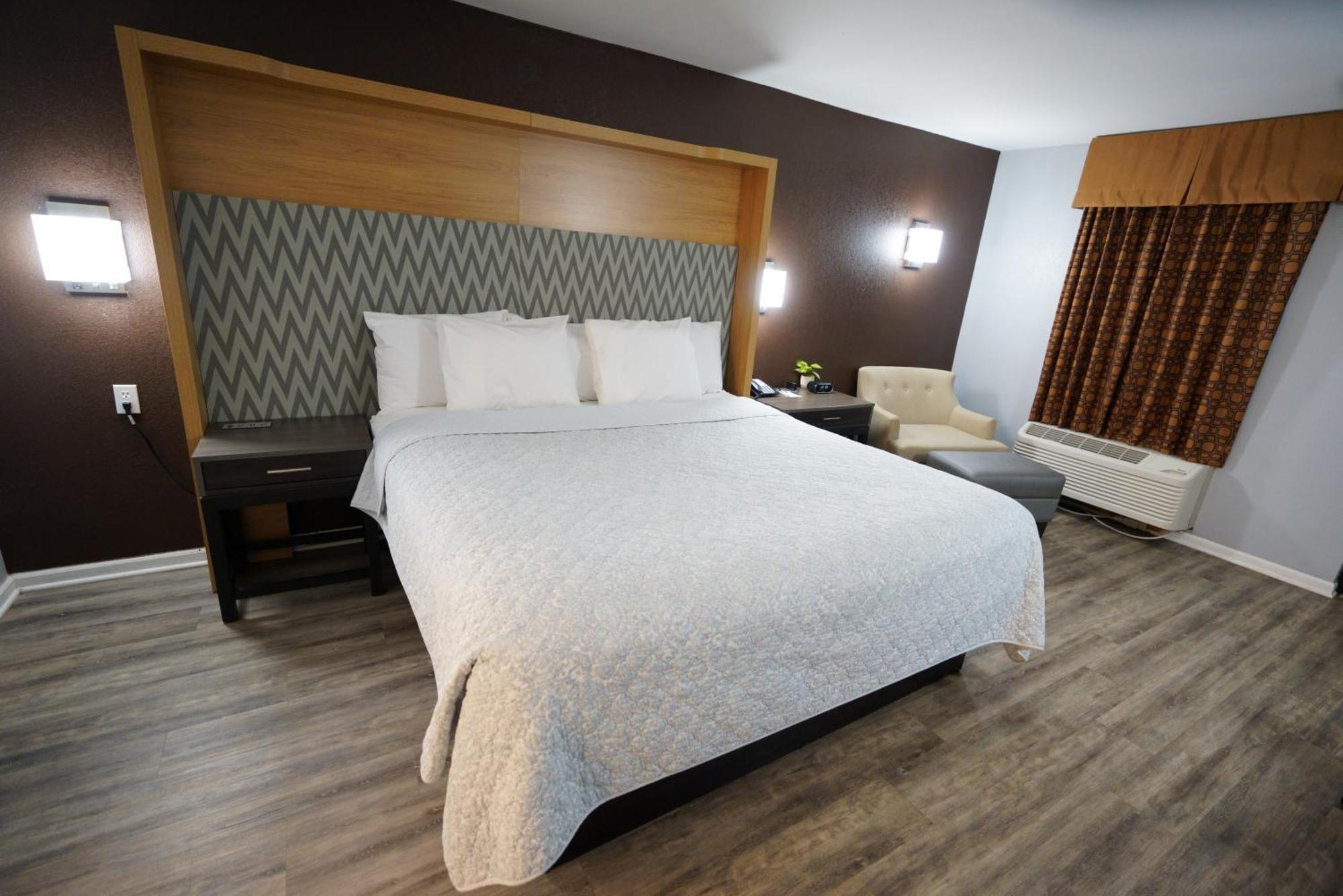 Columbus Inn And Suites Eksteriør billede