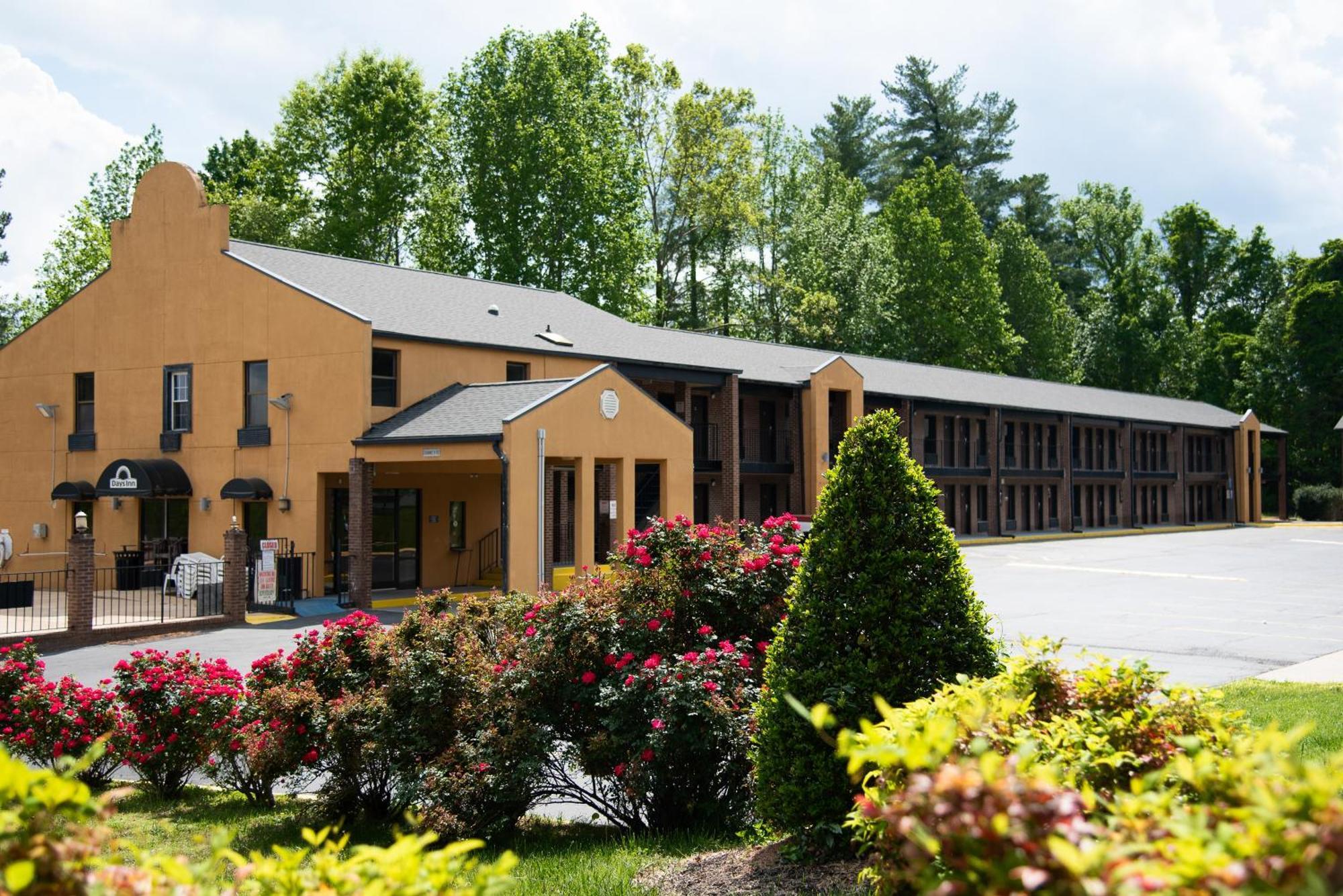 Columbus Inn And Suites Eksteriør billede