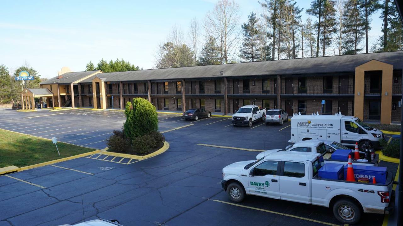 Columbus Inn And Suites Eksteriør billede